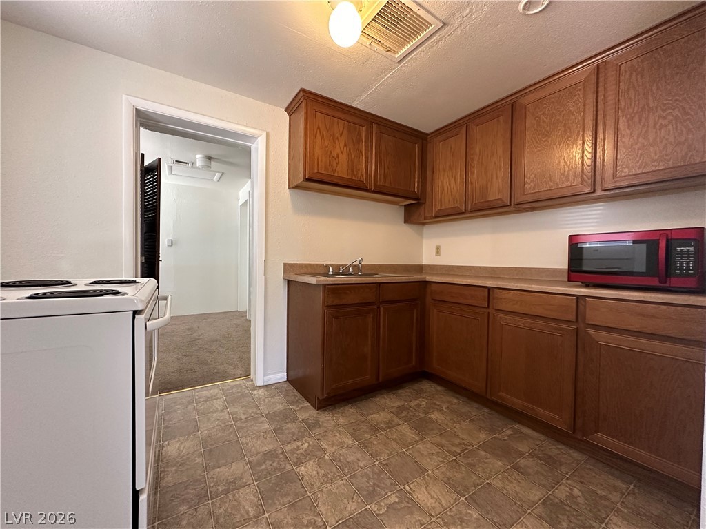 14 Valley View Lane Property Photo 6