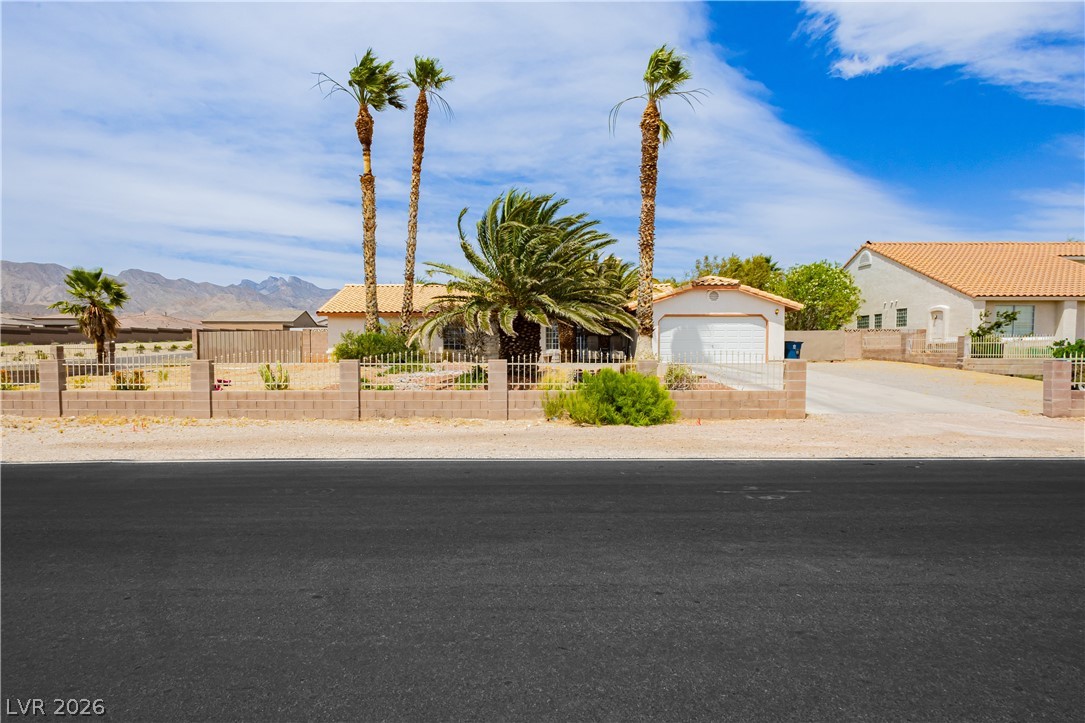 5525 North Tee Pee Lane Property Photo 2