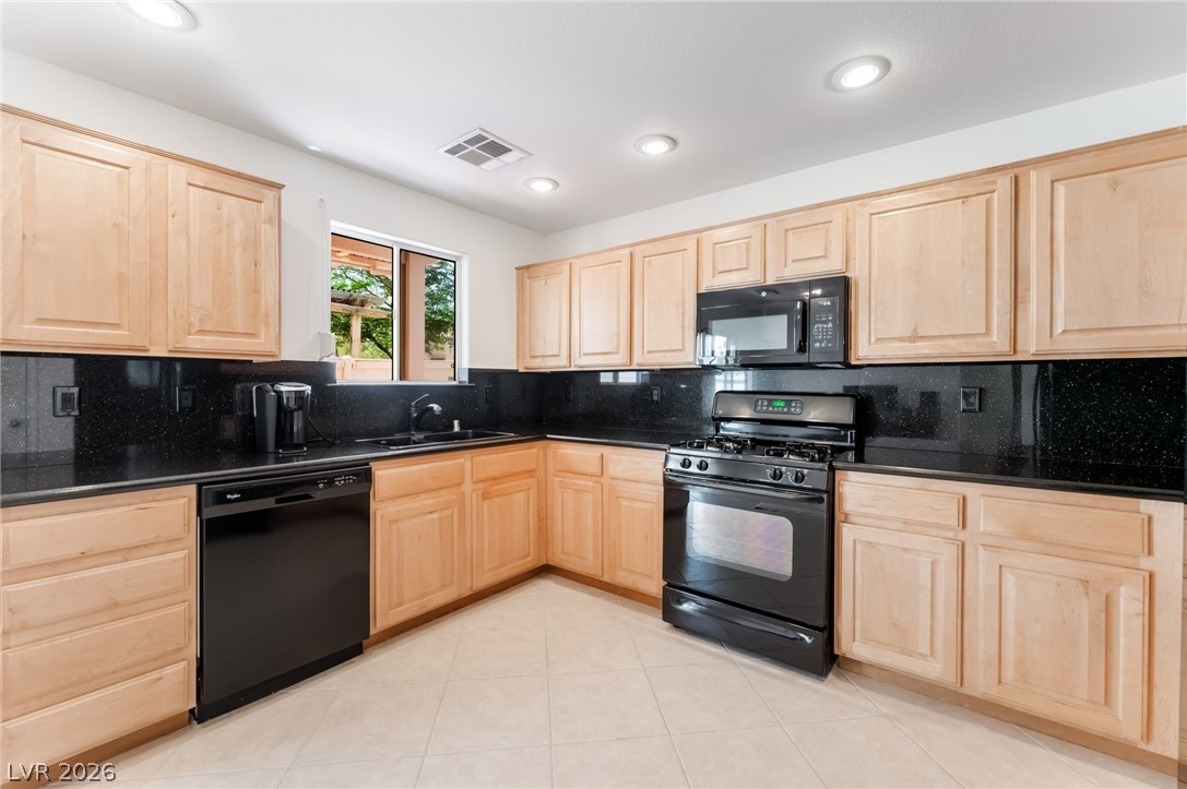 9065 Starling Wing Place Property Photo 12