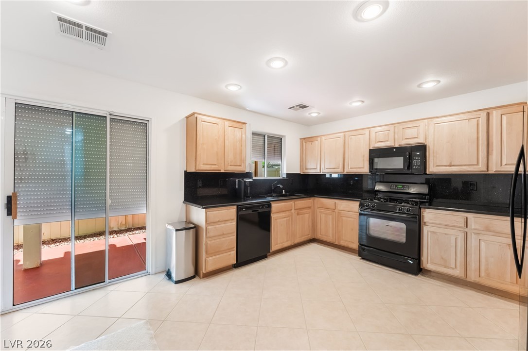 9065 Starling Wing Place Property Photo 15
