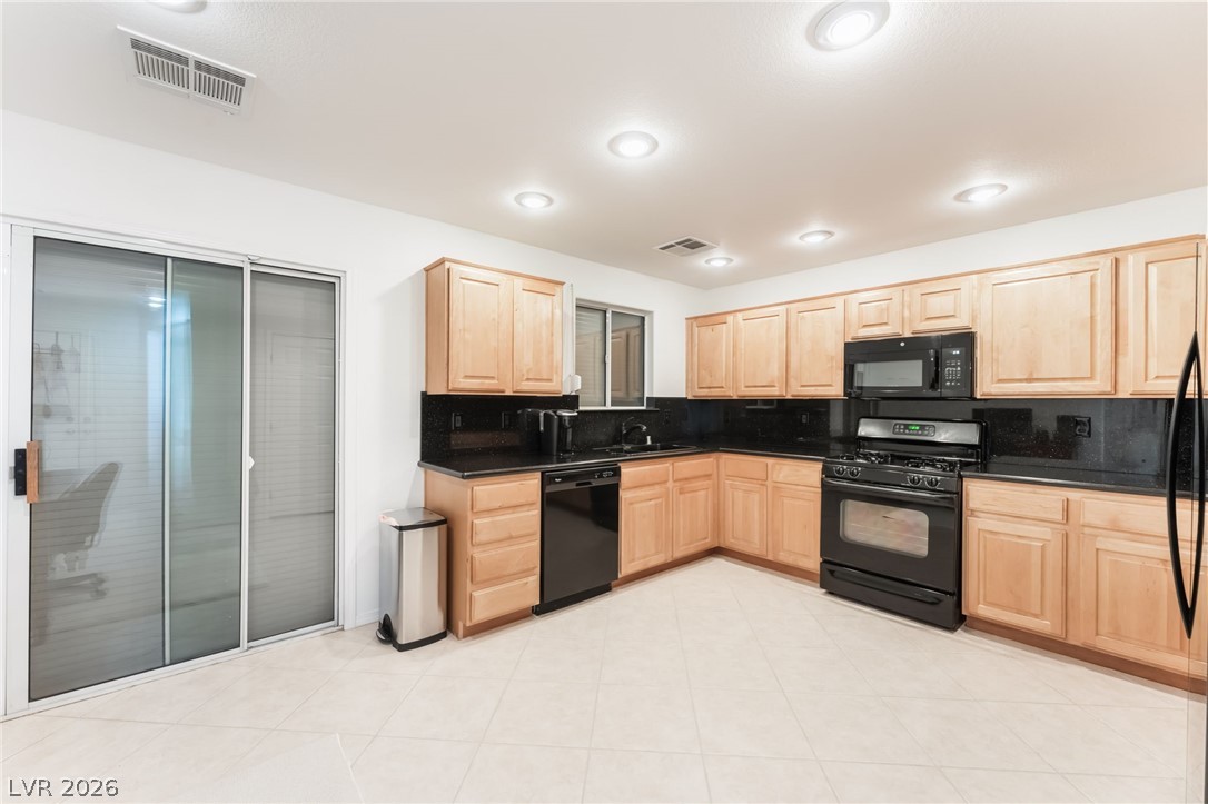 9065 Starling Wing Place Property Photo 16