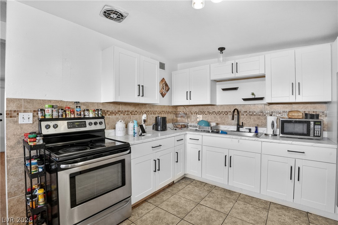 4686 Sheppard Drive Property Photo 8