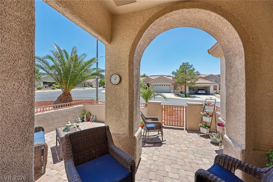 586 Cypress Gardens Place Property Photo 6