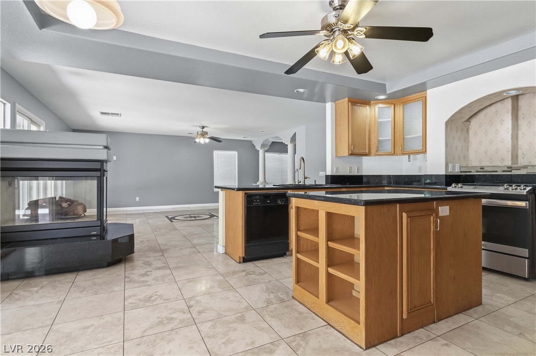6611 Ironbound Bay Avenue Property Photo 9