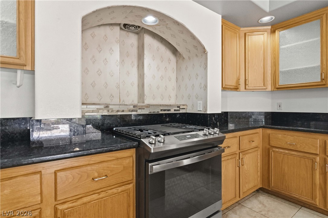 6611 Ironbound Bay Avenue Property Photo 11