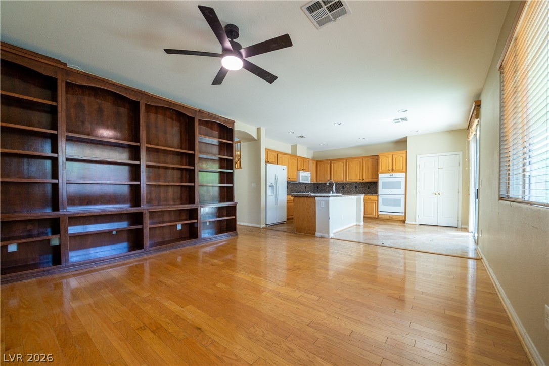 517 Bianca Bay Street Property Photo 5
