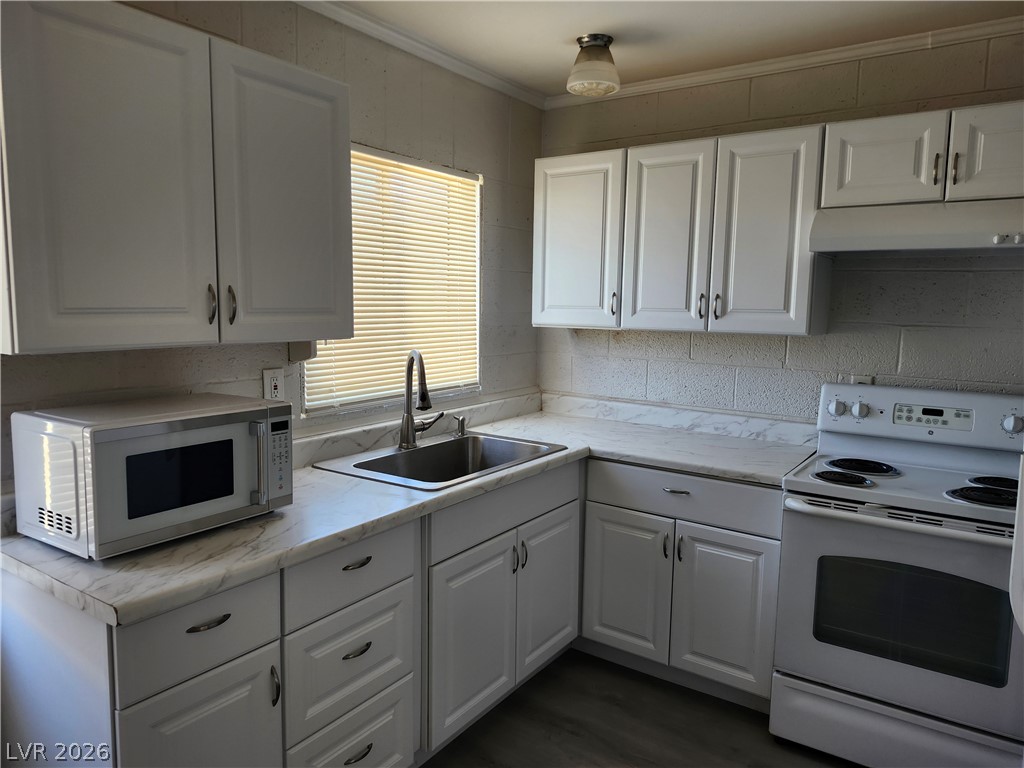 4624 Evergreen Place Property Photo 8