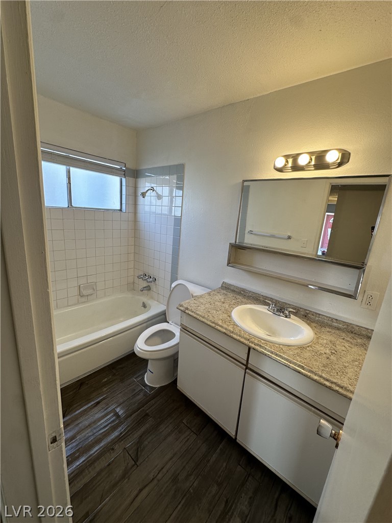 5808 Bromley Avenue 1 Property Photo 3