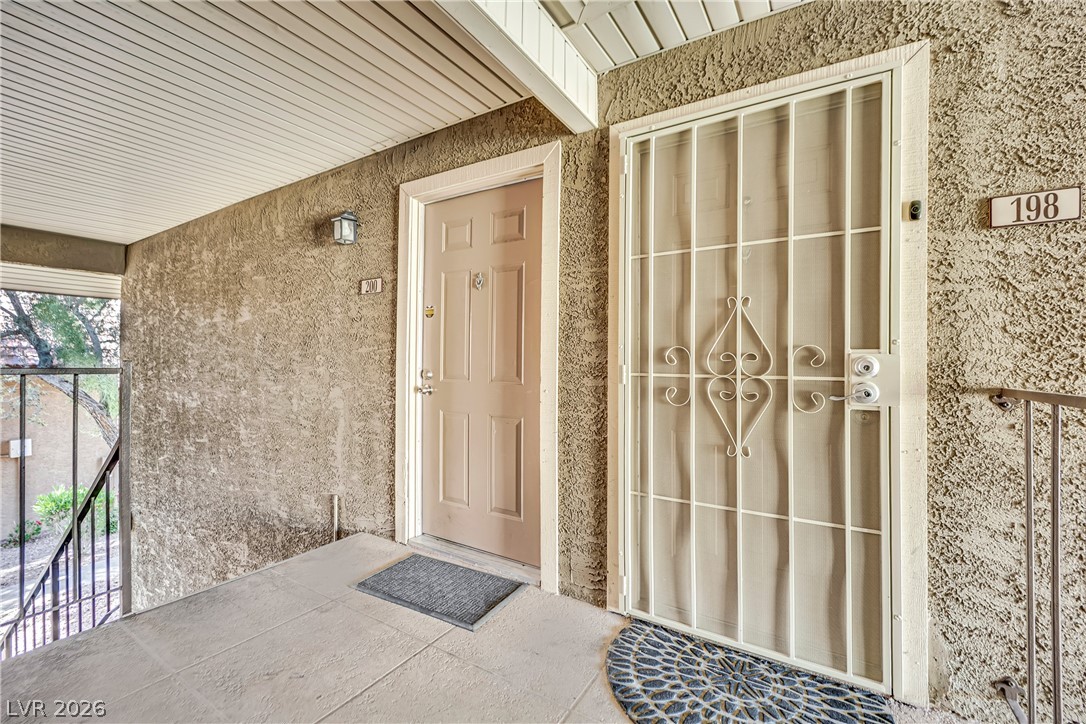 5098 River Glen Drive 198 Property Photo 3