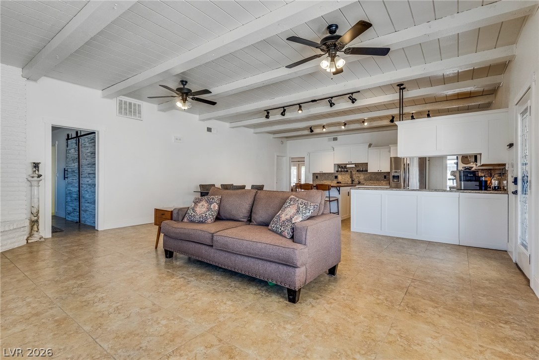 524 Swallow Cove Property Photo 9