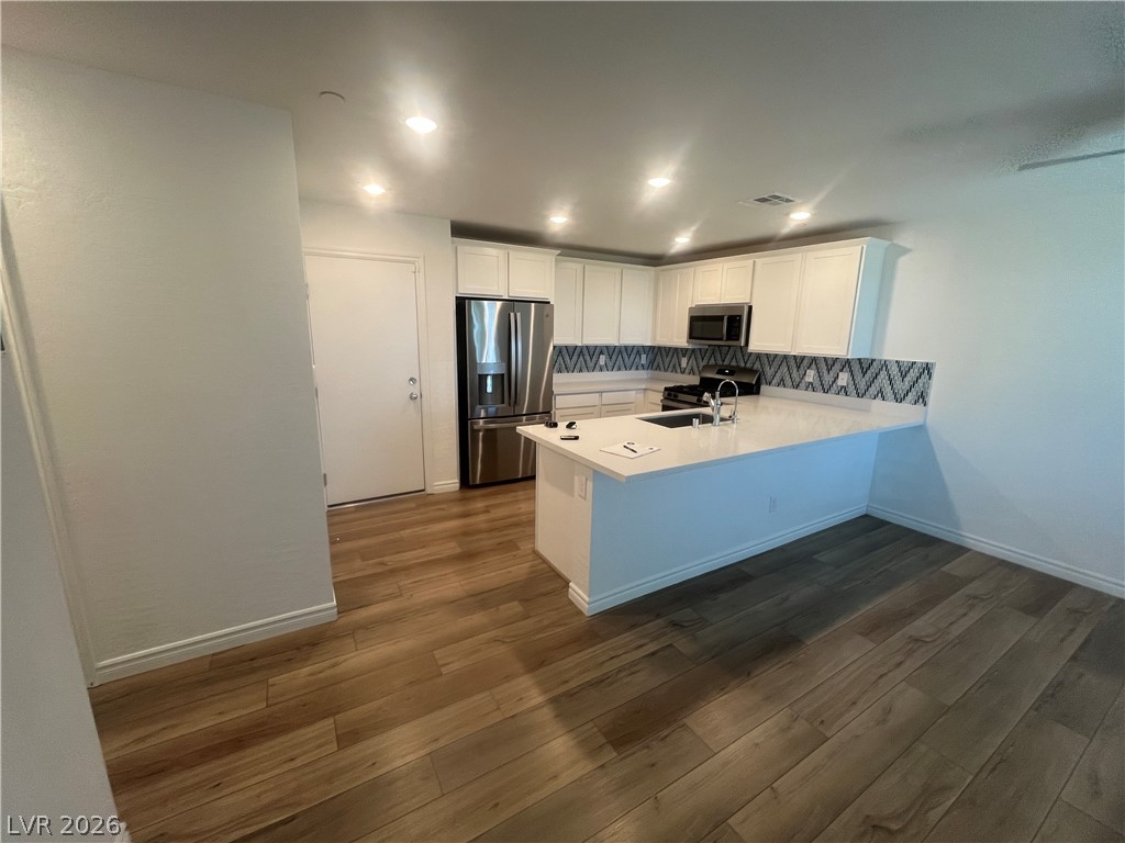 6212 Rathbone Street Property Photo 3