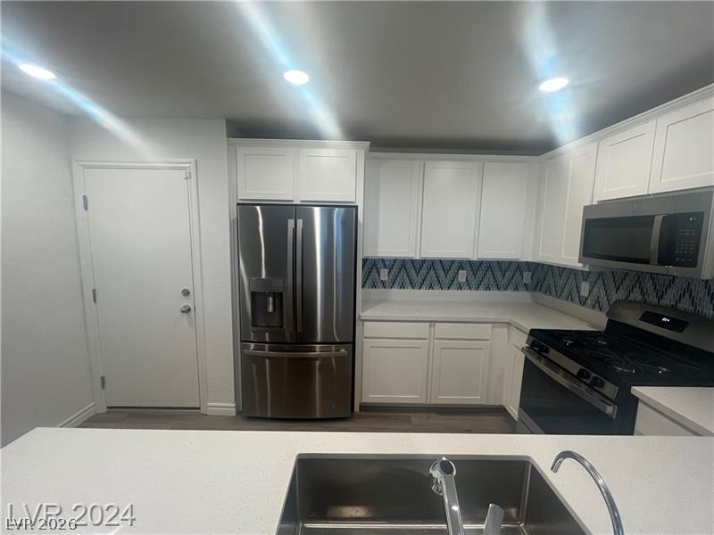 6212 Rathbone Street Property Photo 7