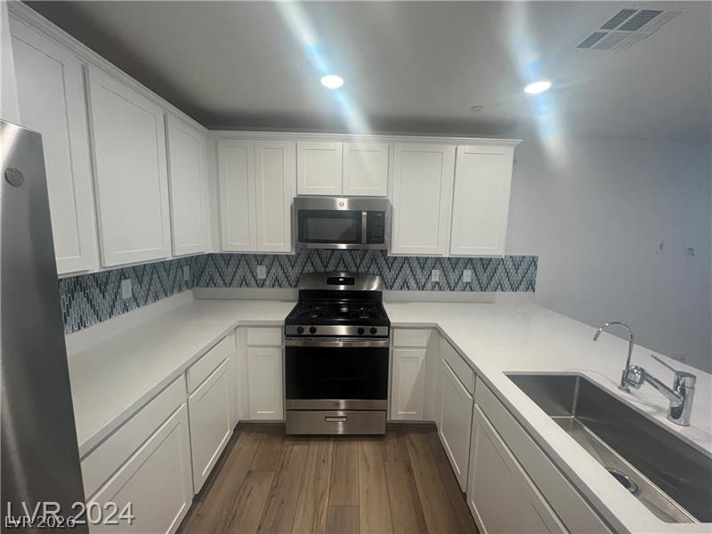 6212 Rathbone Street Property Photo 8