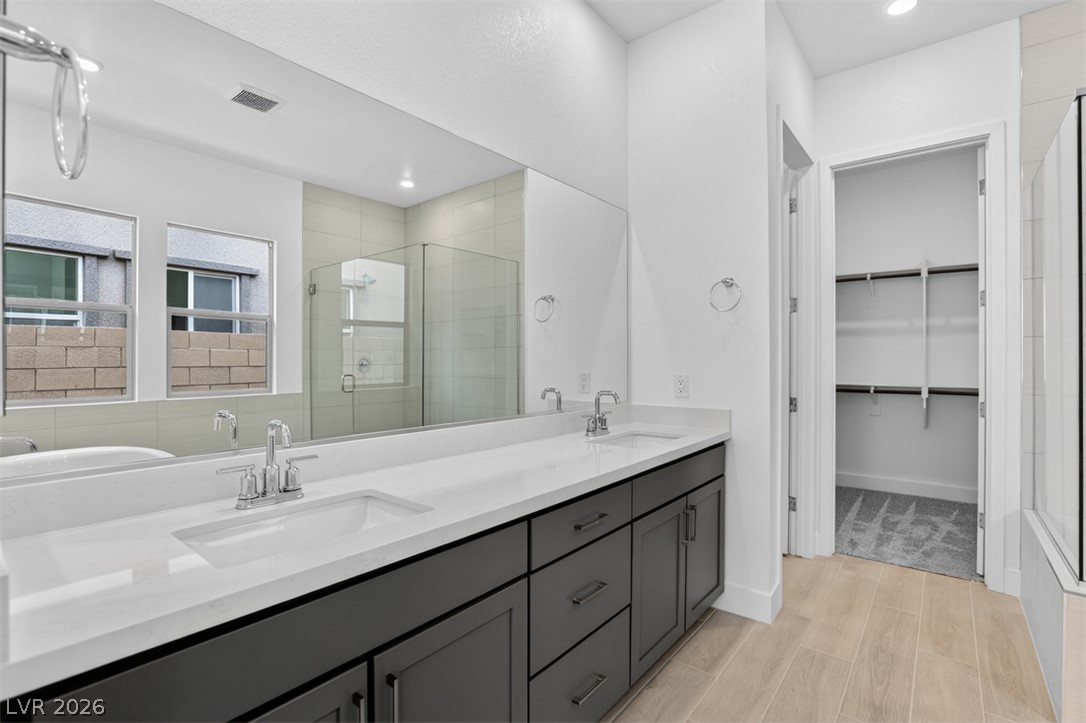 376 Tigullio Avenue Property Photo 9