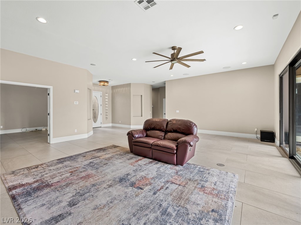 2404 Quartz Peak Street Property Photo 15