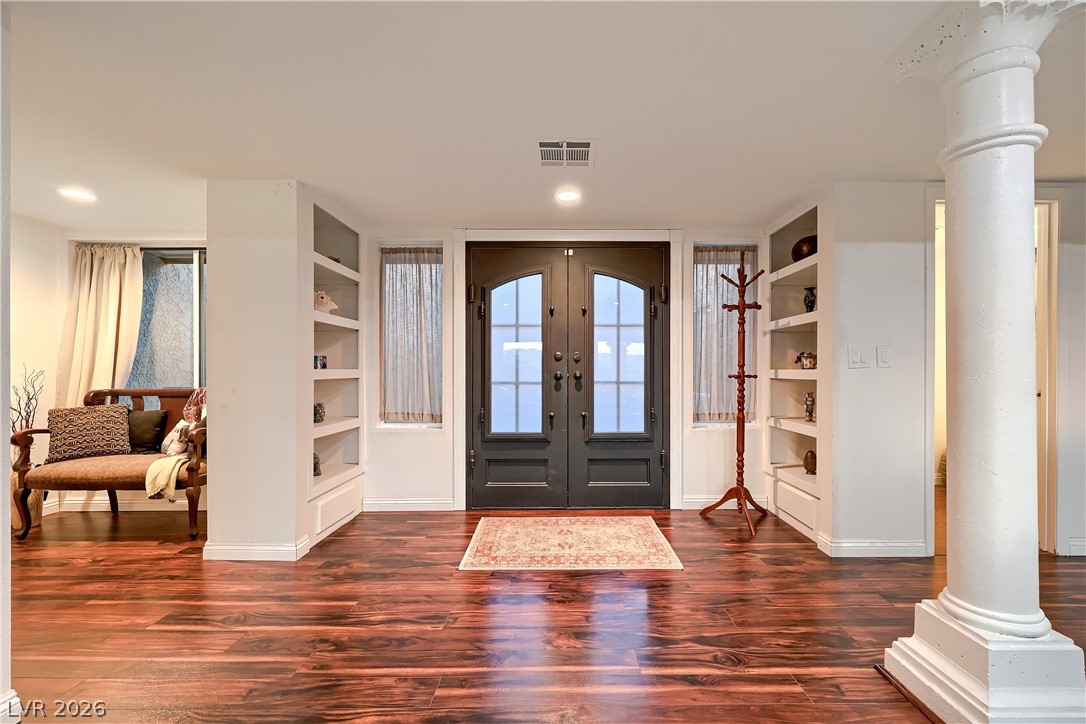 1027 Sidehill Way Property Photo 10