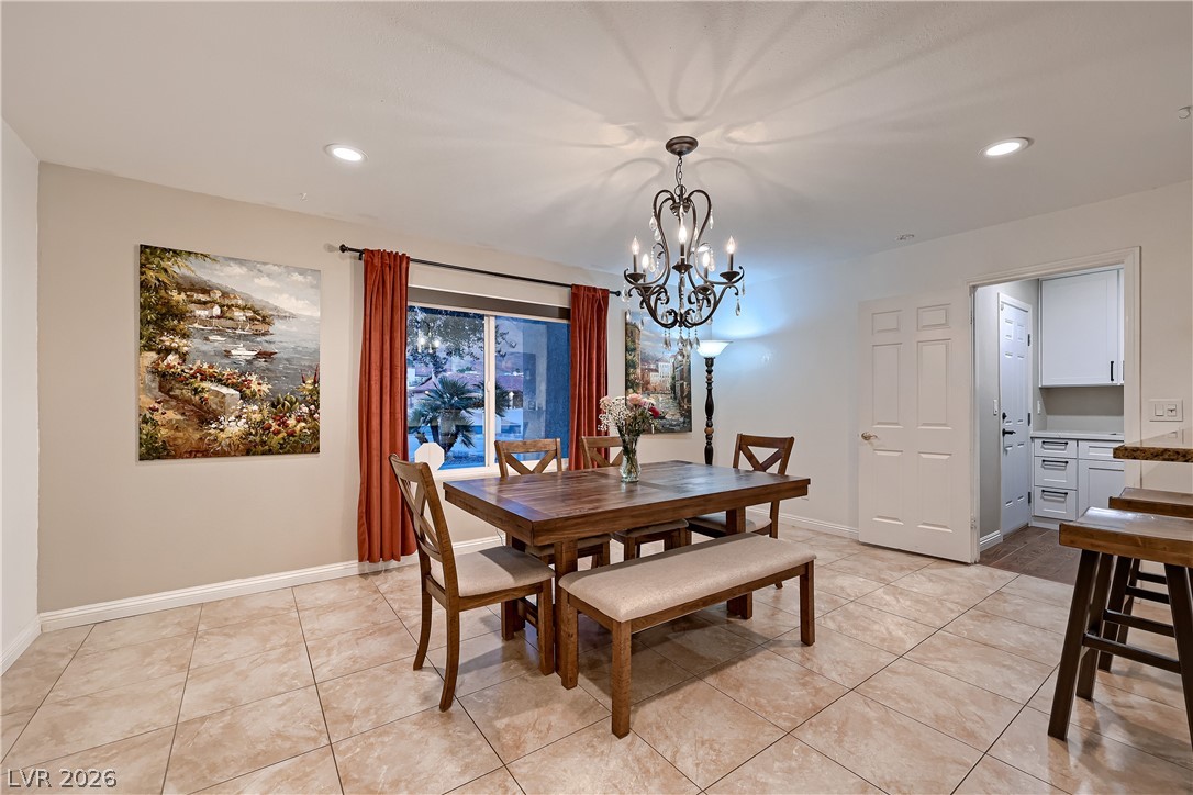 1027 Sidehill Way Property Photo 14