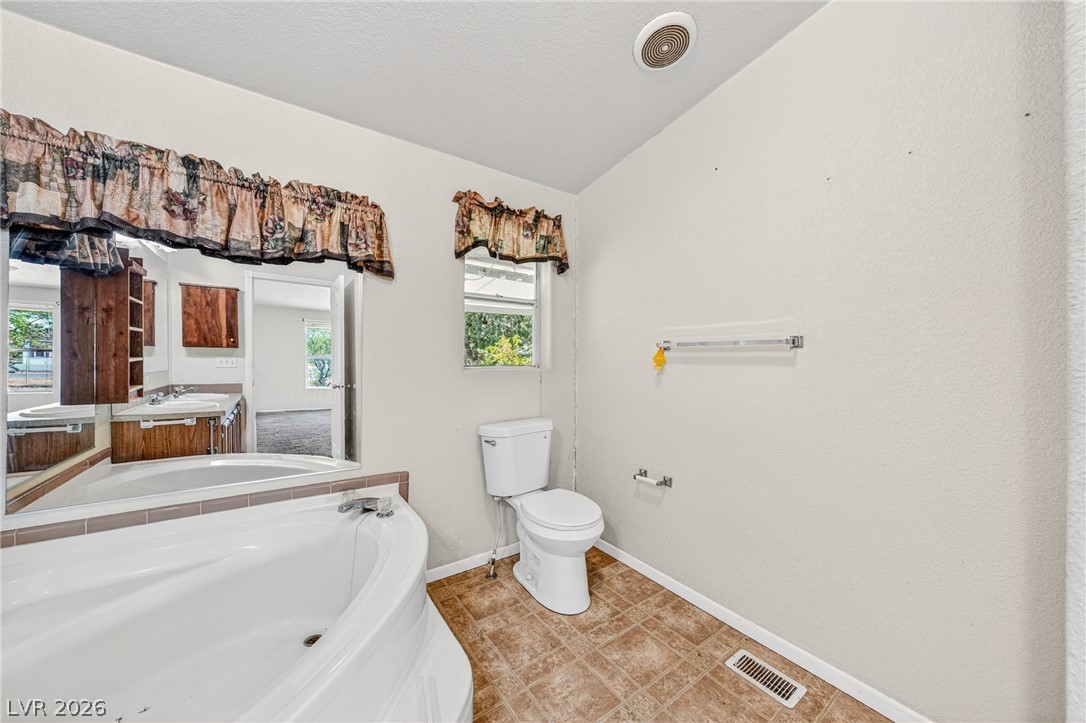 3160 East Navajo Boulevard Property Photo 24