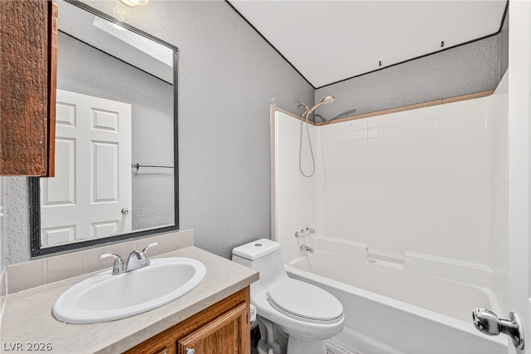 3160 East Navajo Boulevard Property Photo 35