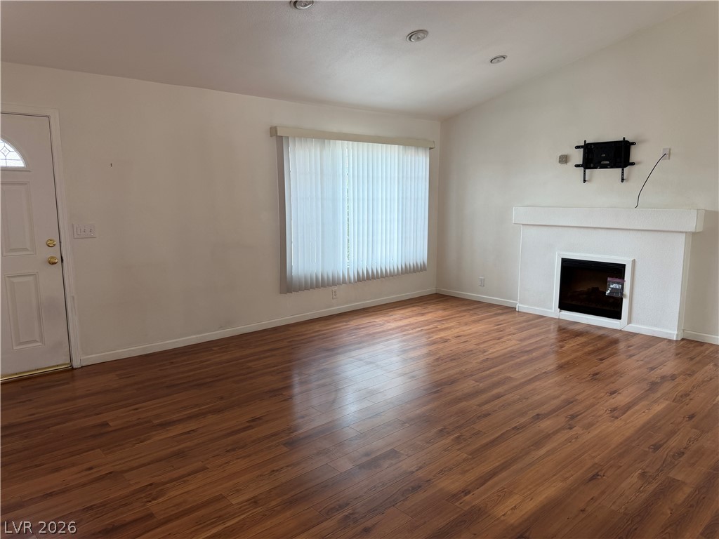 6225 Cedarwood Avenue Property Photo 3