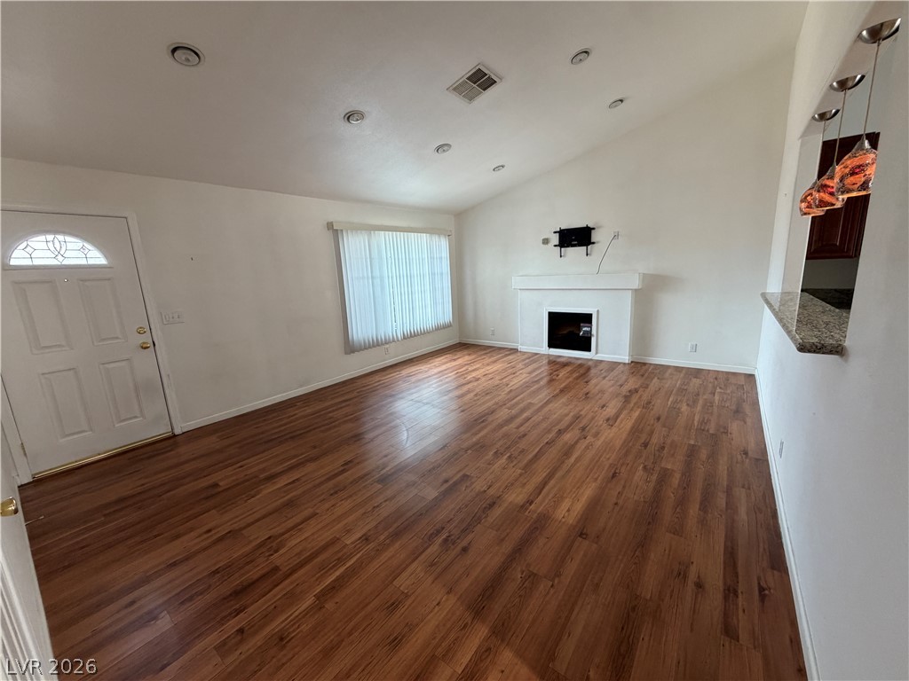 6225 Cedarwood Avenue Property Photo 6