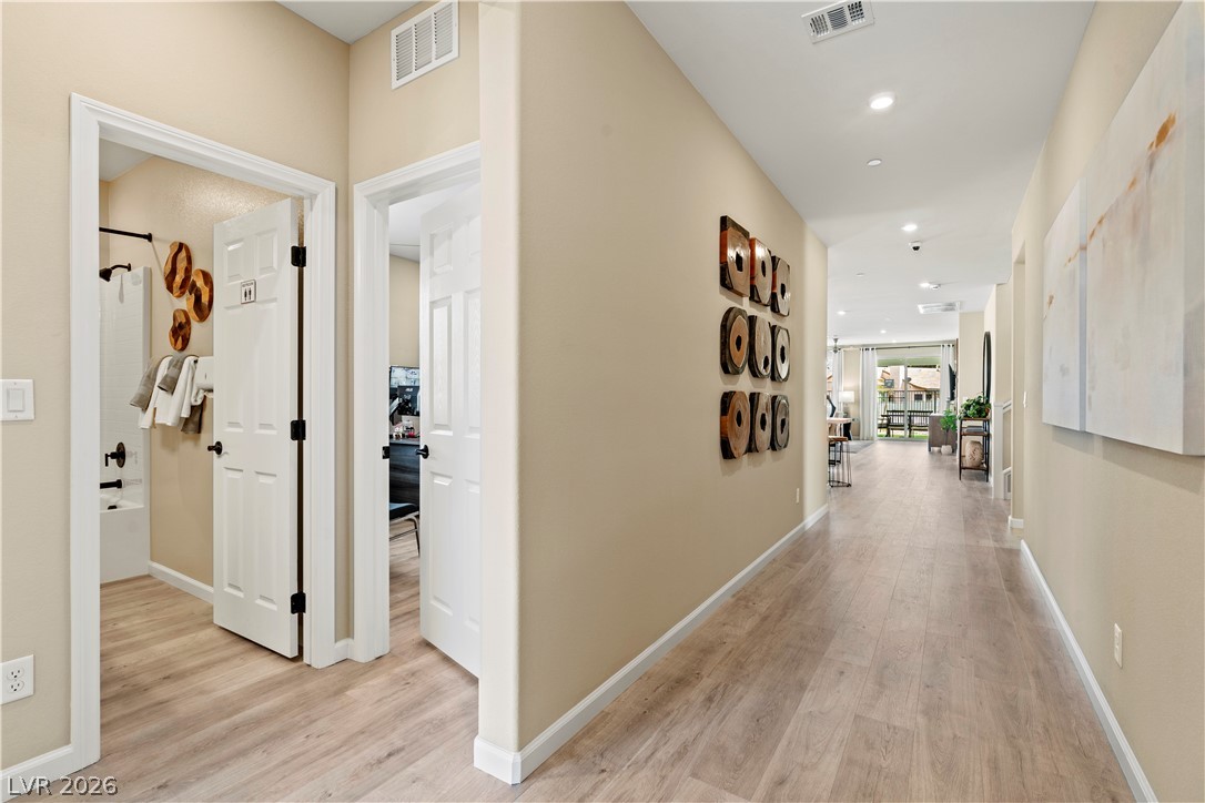 2587 Regency Cove Court Property Photo 2