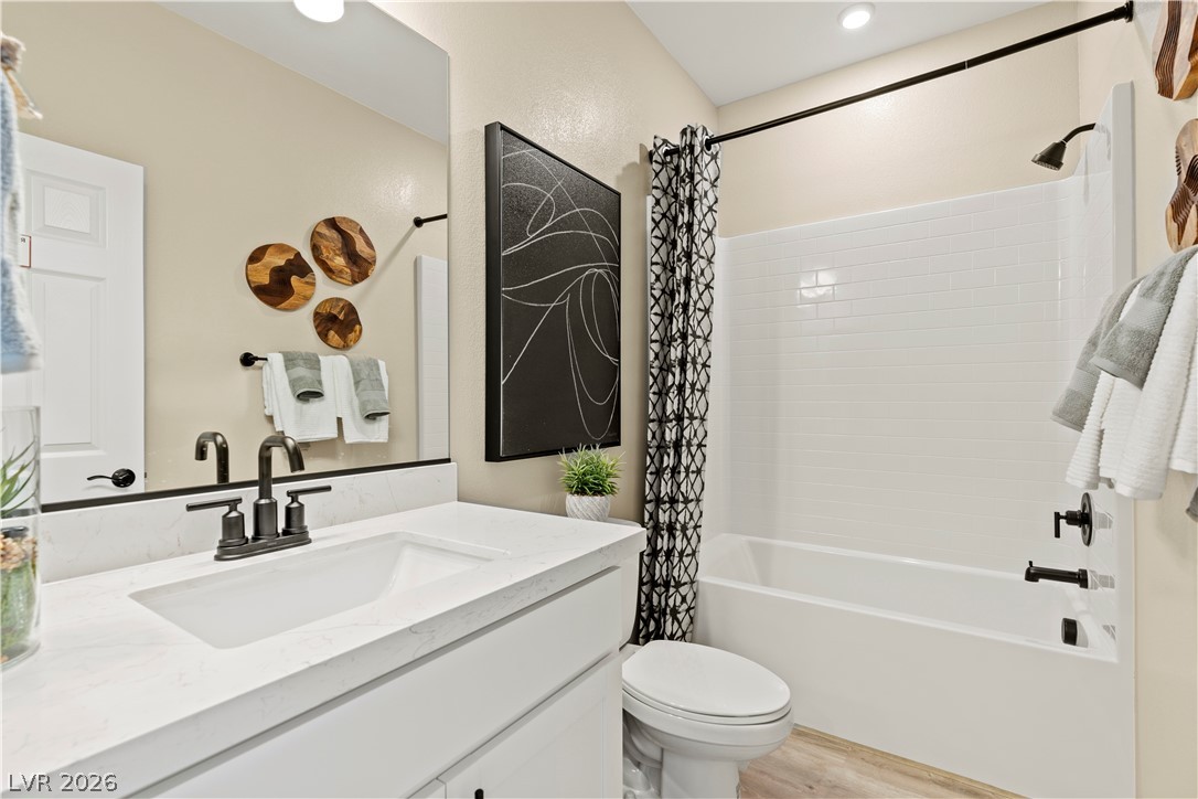 2587 Regency Cove Court Property Photo 3