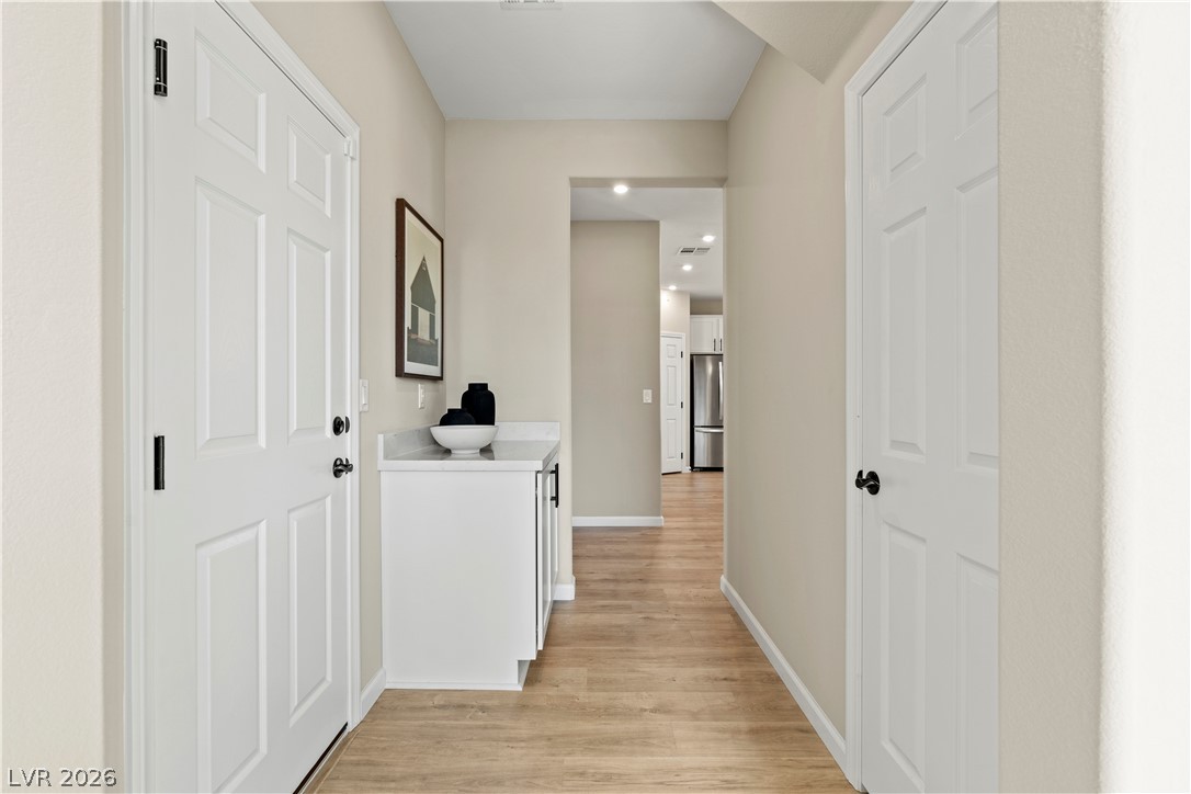 2587 Regency Cove Court Property Photo 4