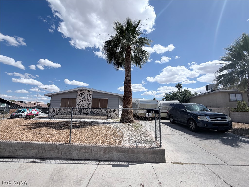 6905 Vivian Circle Property Photo 1