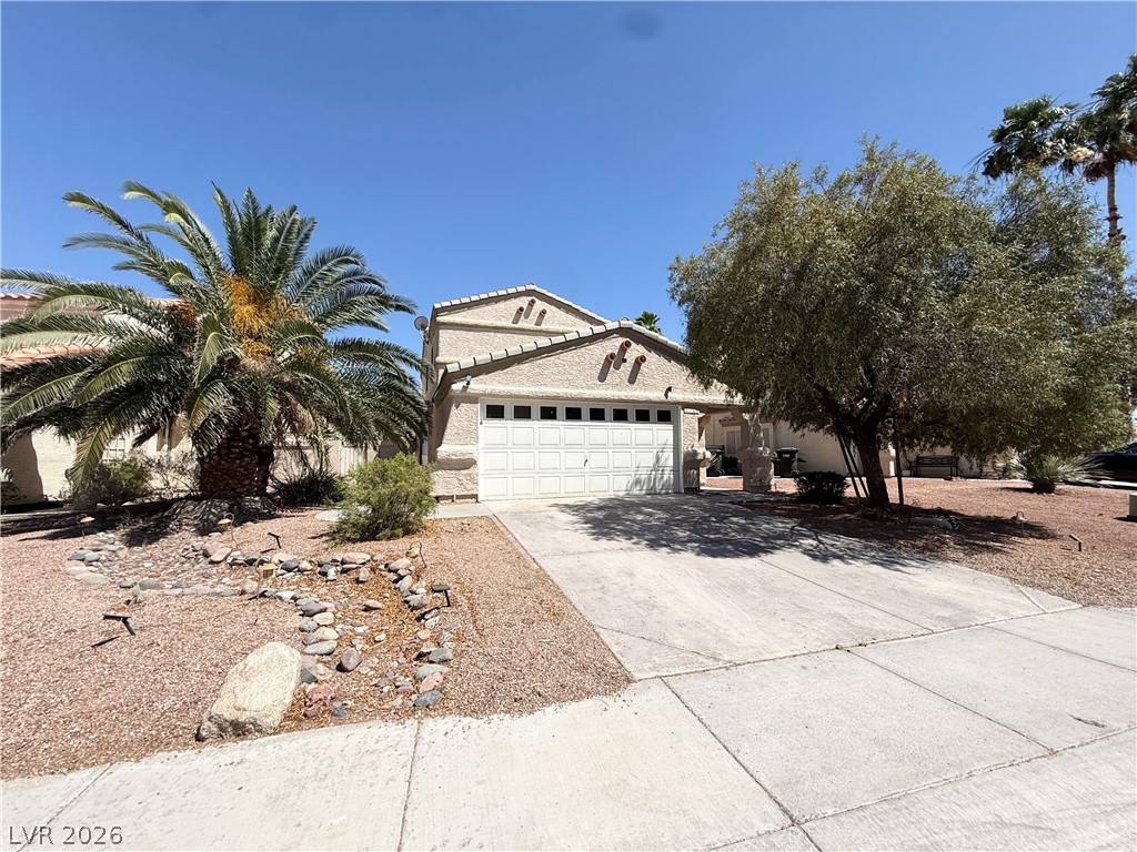 2066 Waverly Circle Property Photo 1