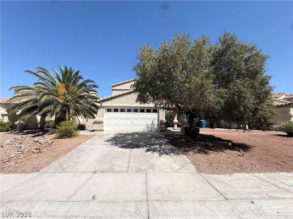 2066 Waverly Circle Property Photo 2
