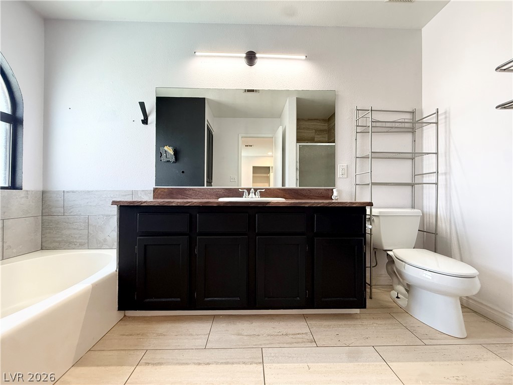 2066 Waverly Circle Property Photo 4