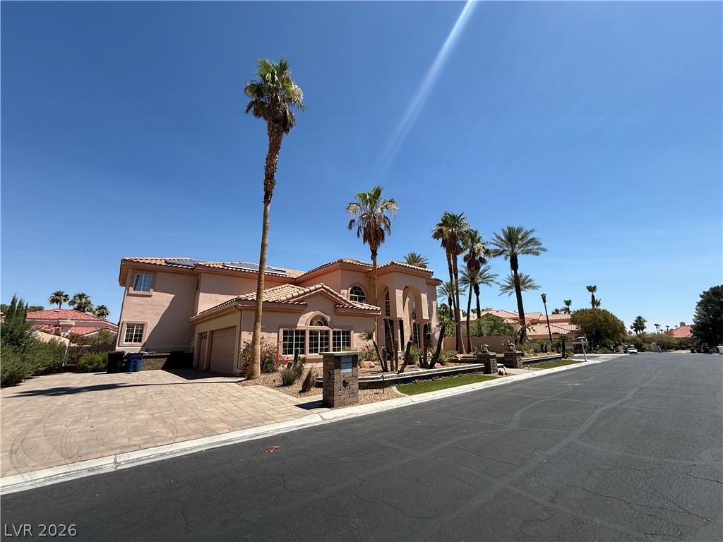 8112 Sapphire Bay Circle Property Photo 2