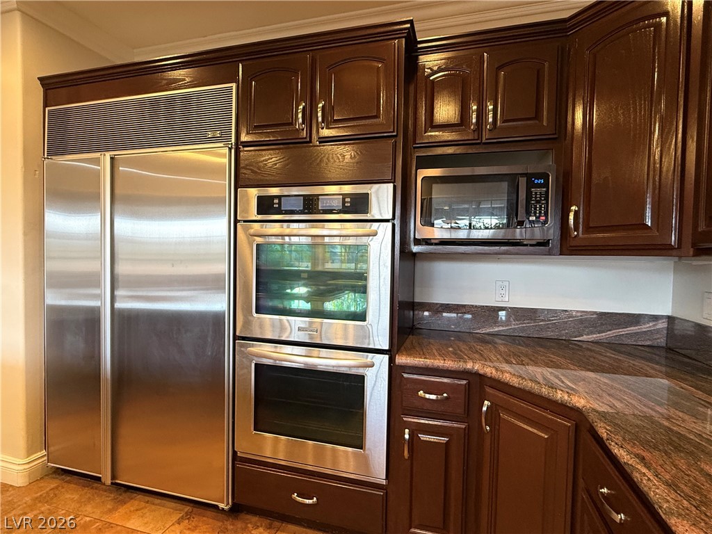8112 Sapphire Bay Circle Property Photo 8