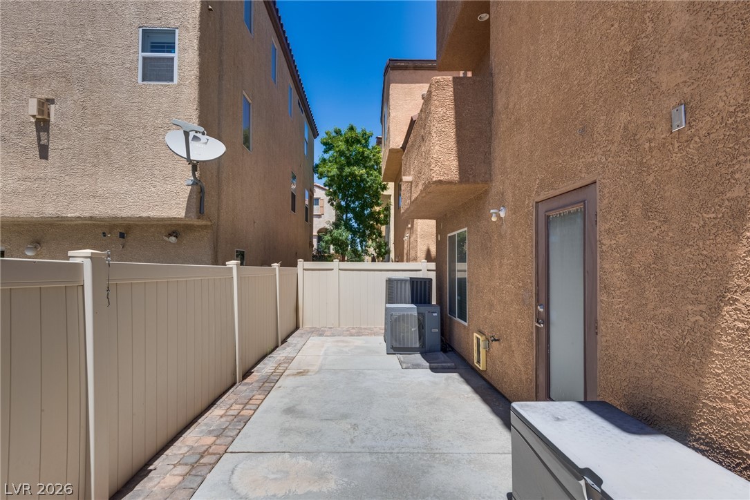 10817 Holmfield Street Property Photo 5