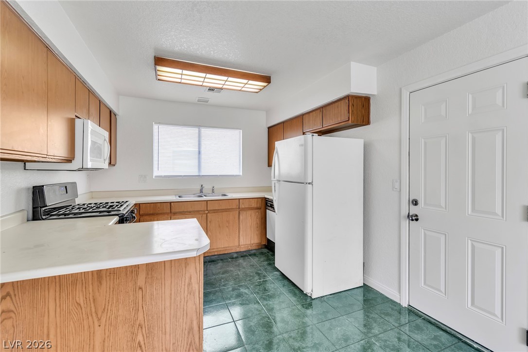 536 Dutchman Avenue Property Photo 10