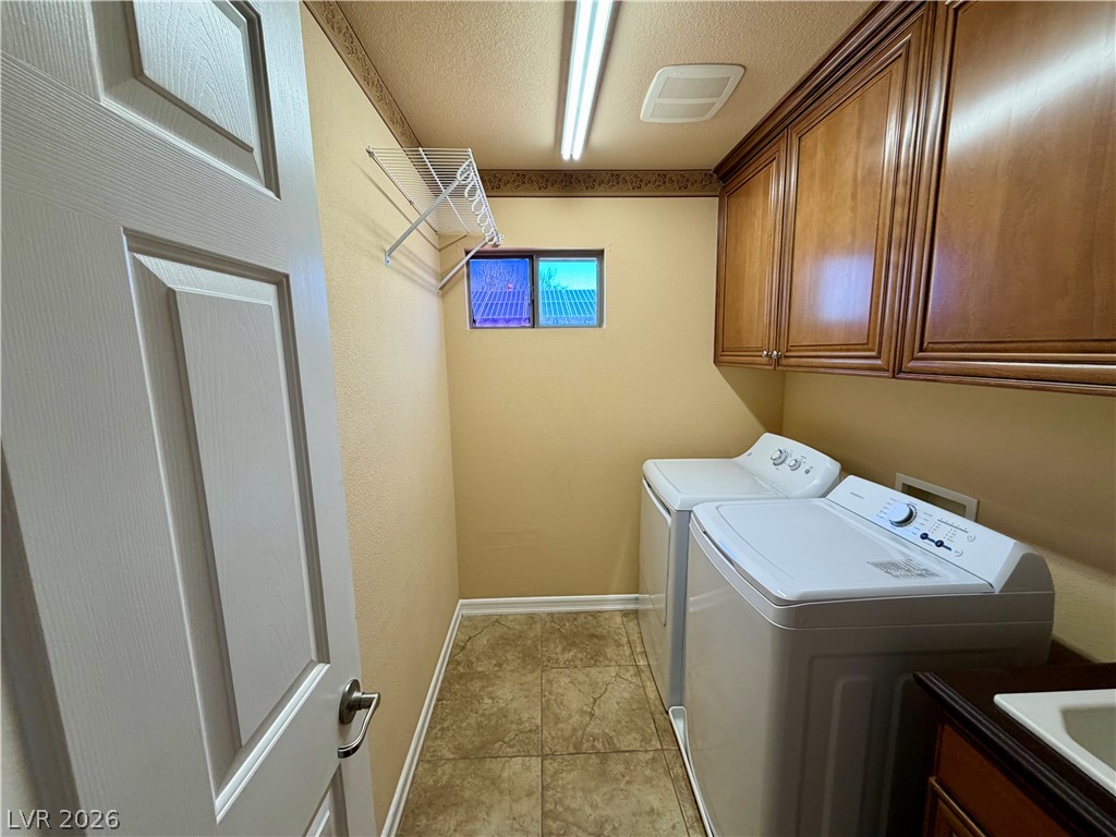 9359 Oxbow Lake Avenue Property Photo 14