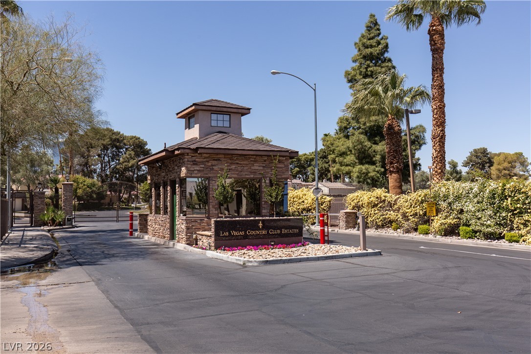 700 Tam O Shanter Property Photo 1