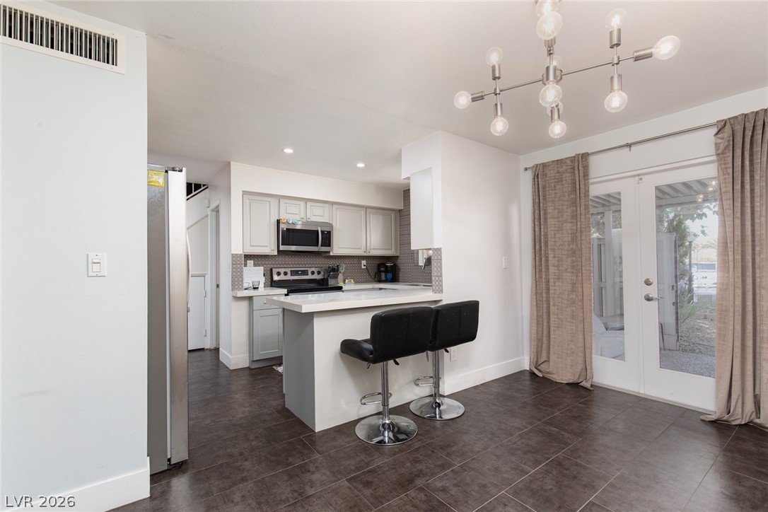 700 Tam O Shanter Property Photo 14