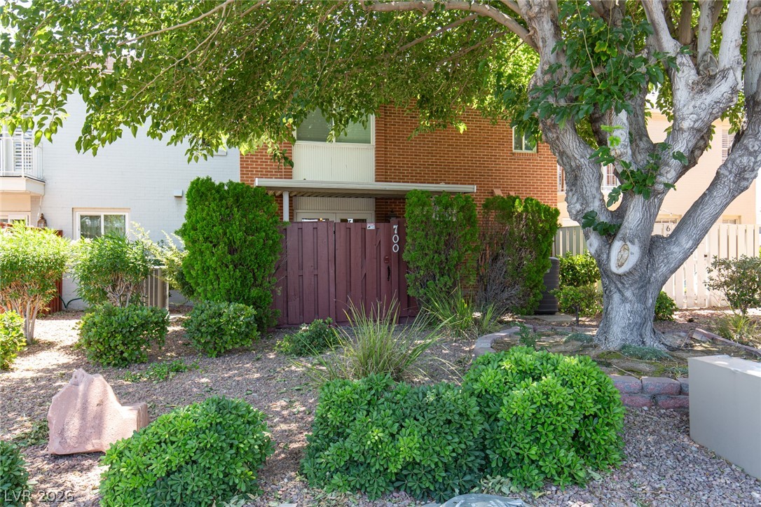 700 Tam O Shanter Property Photo 33