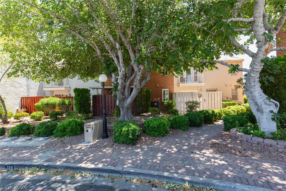 700 Tam O Shanter Property Photo 34