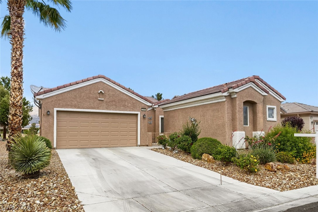 2304 Carrier Dove Way Property Photo 2
