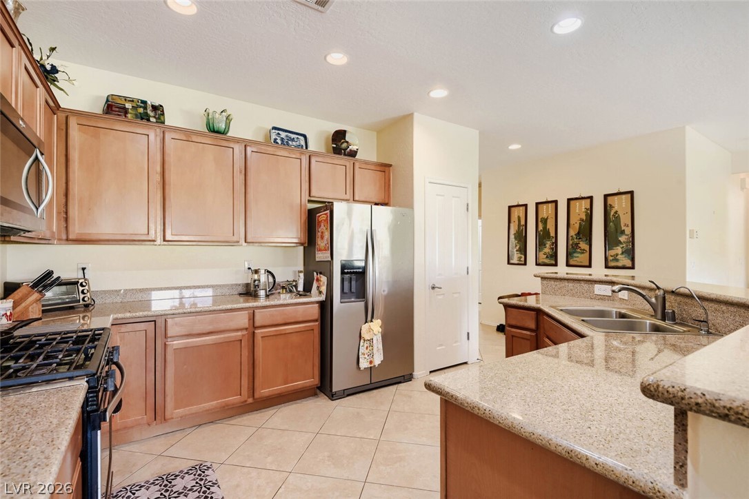 2304 Carrier Dove Way Property Photo 10