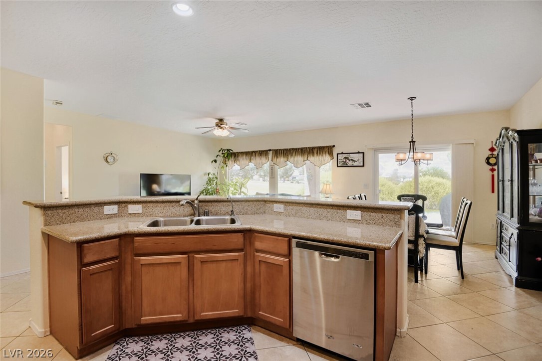 2304 Carrier Dove Way Property Photo 11