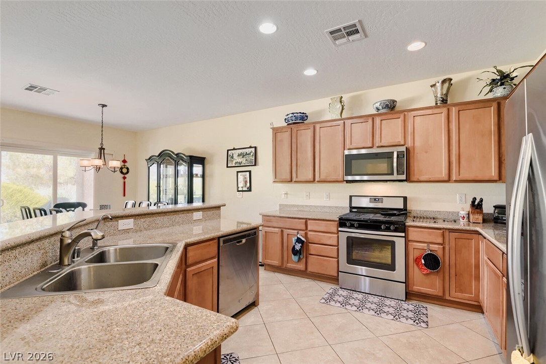 2304 Carrier Dove Way Property Photo 12