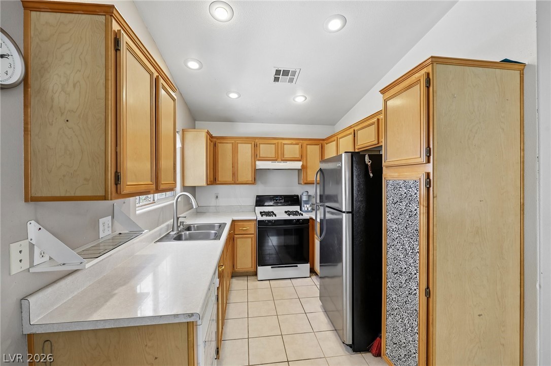 5804 Chisolm Trail Property Photo 3
