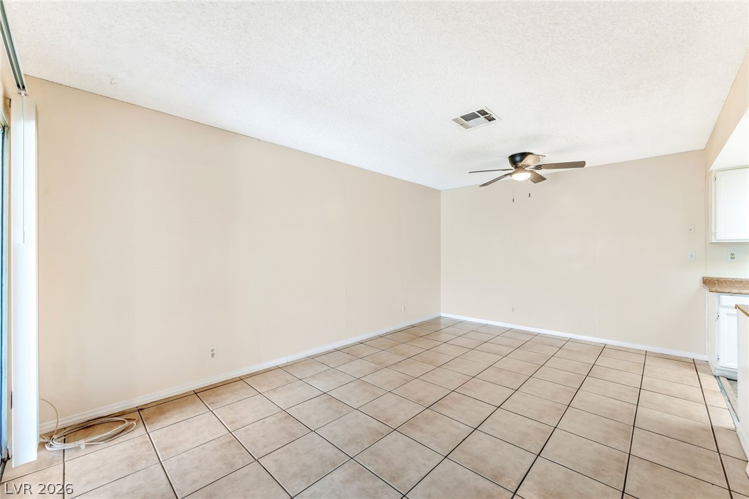 457 North Lamb Boulevard B Property Photo 5