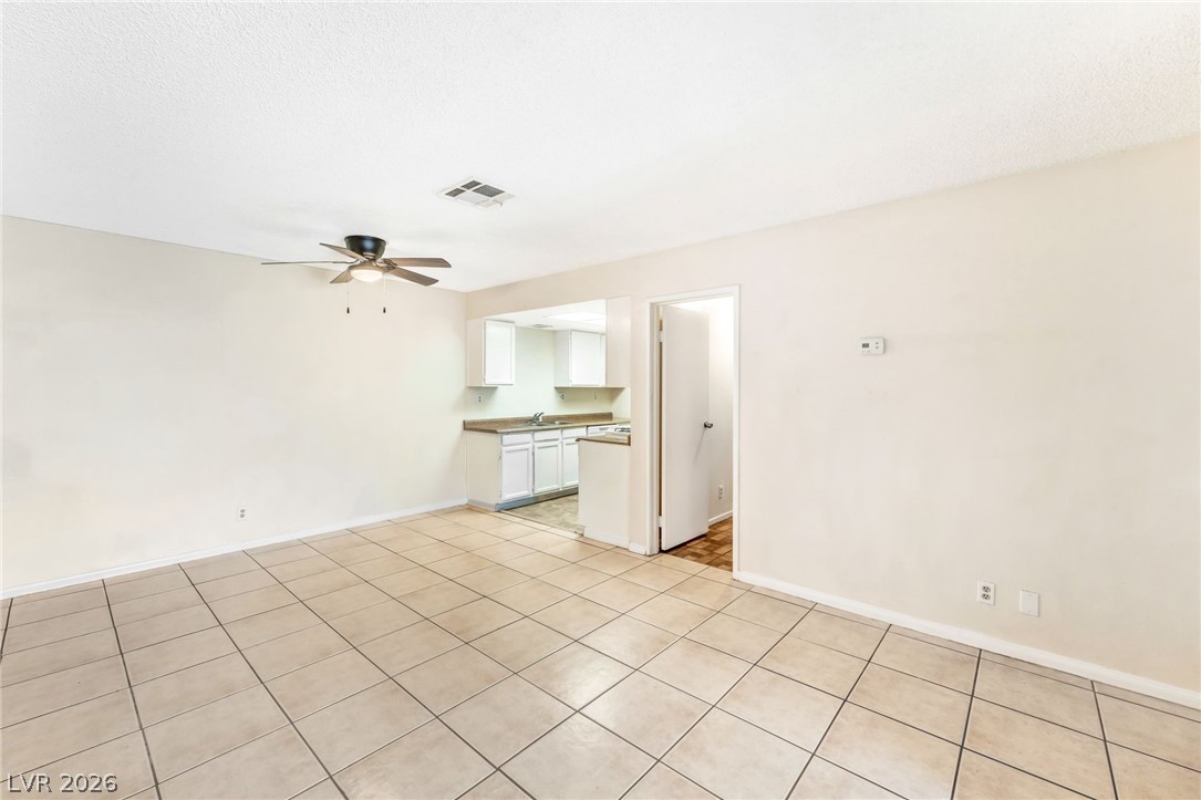 457 North Lamb Boulevard B Property Photo 6