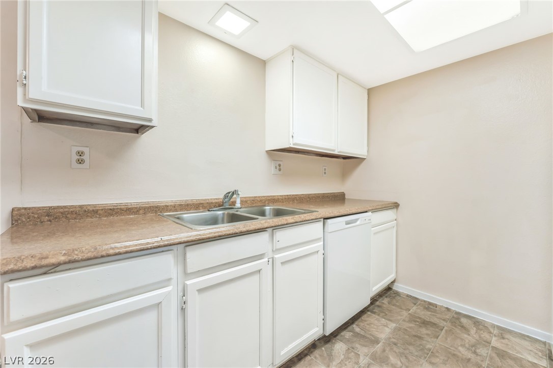457 North Lamb Boulevard B Property Photo 10