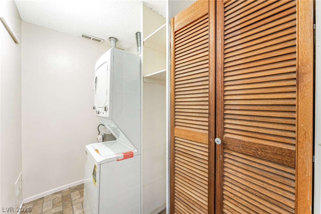 457 North Lamb Boulevard B Property Photo 15